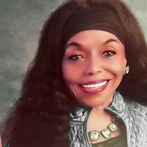 Meet your Posher, Eyvonne